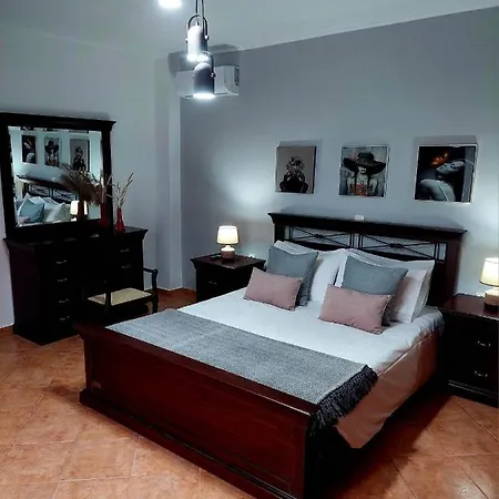בית נופש Zeta's House *